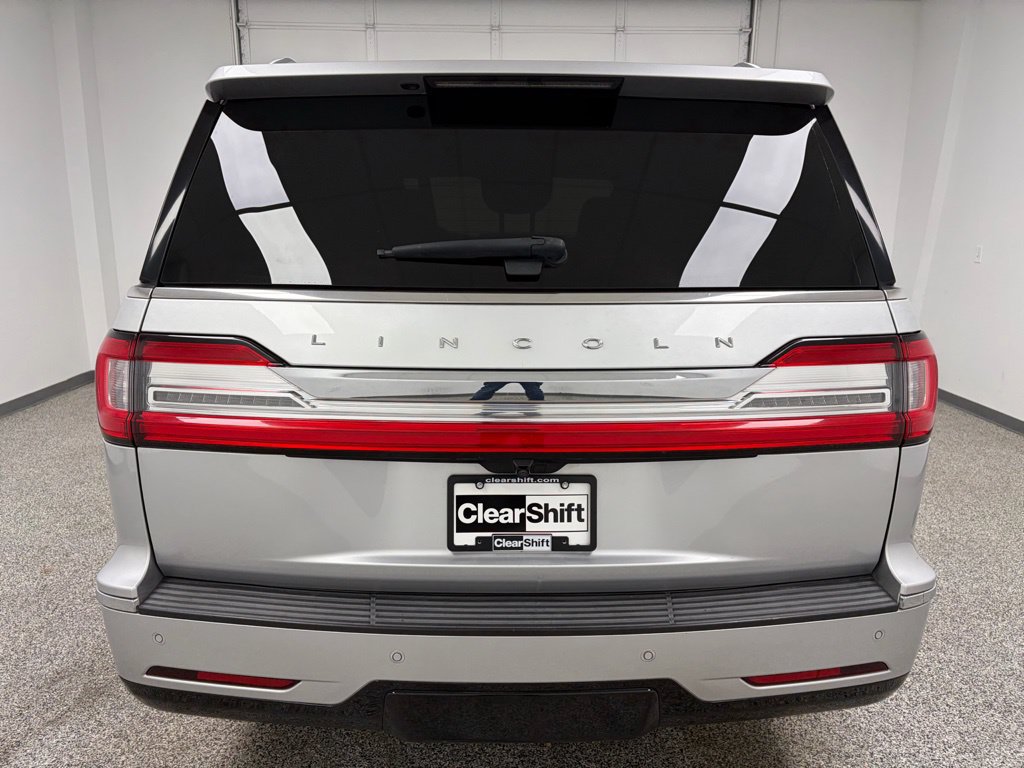 Used 2019 Lincoln Navigator Reserve AWD/4WD image 7