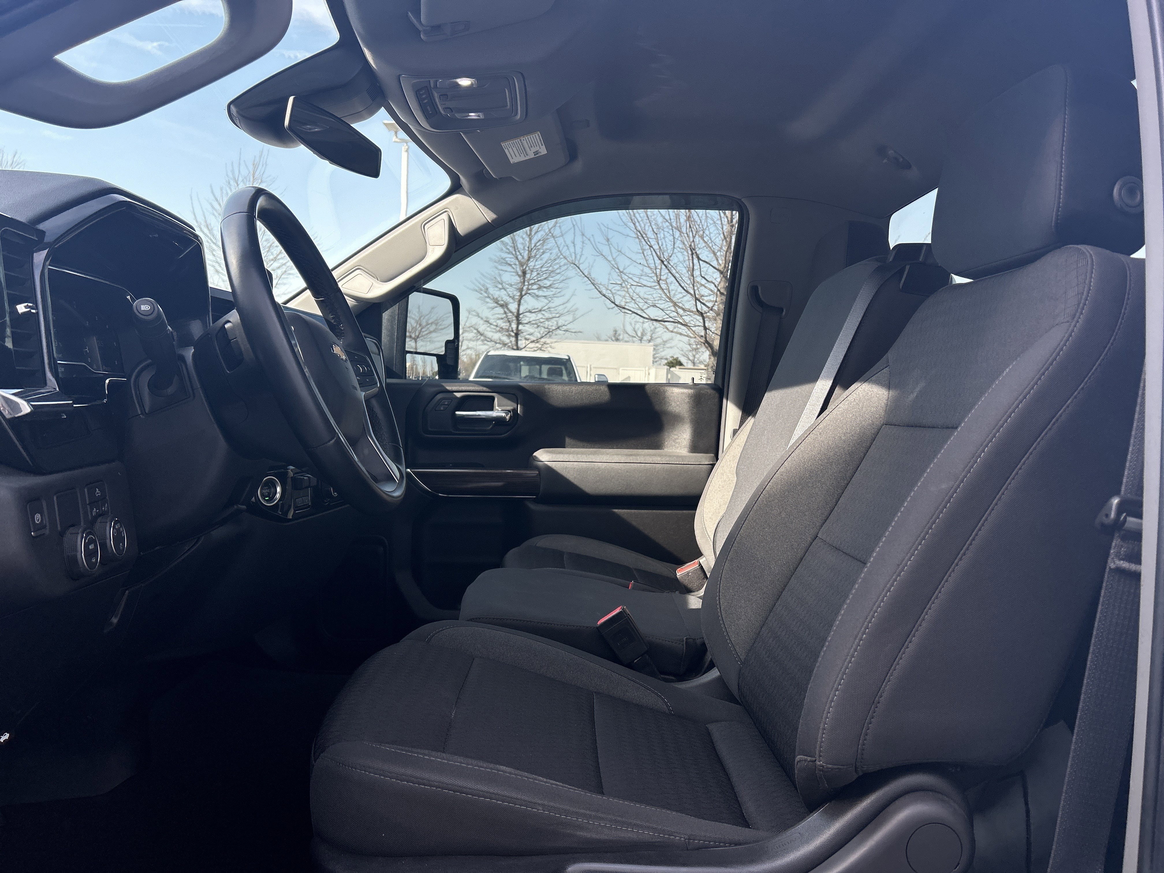 Used 2024 Chevrolet Silverado 3500 LT image 29