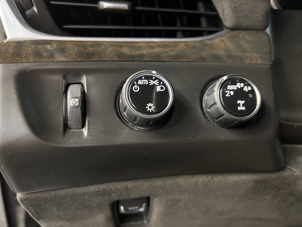 Used 2018 Cadillac Escalade ESV Platinum AWD/4WD image 28