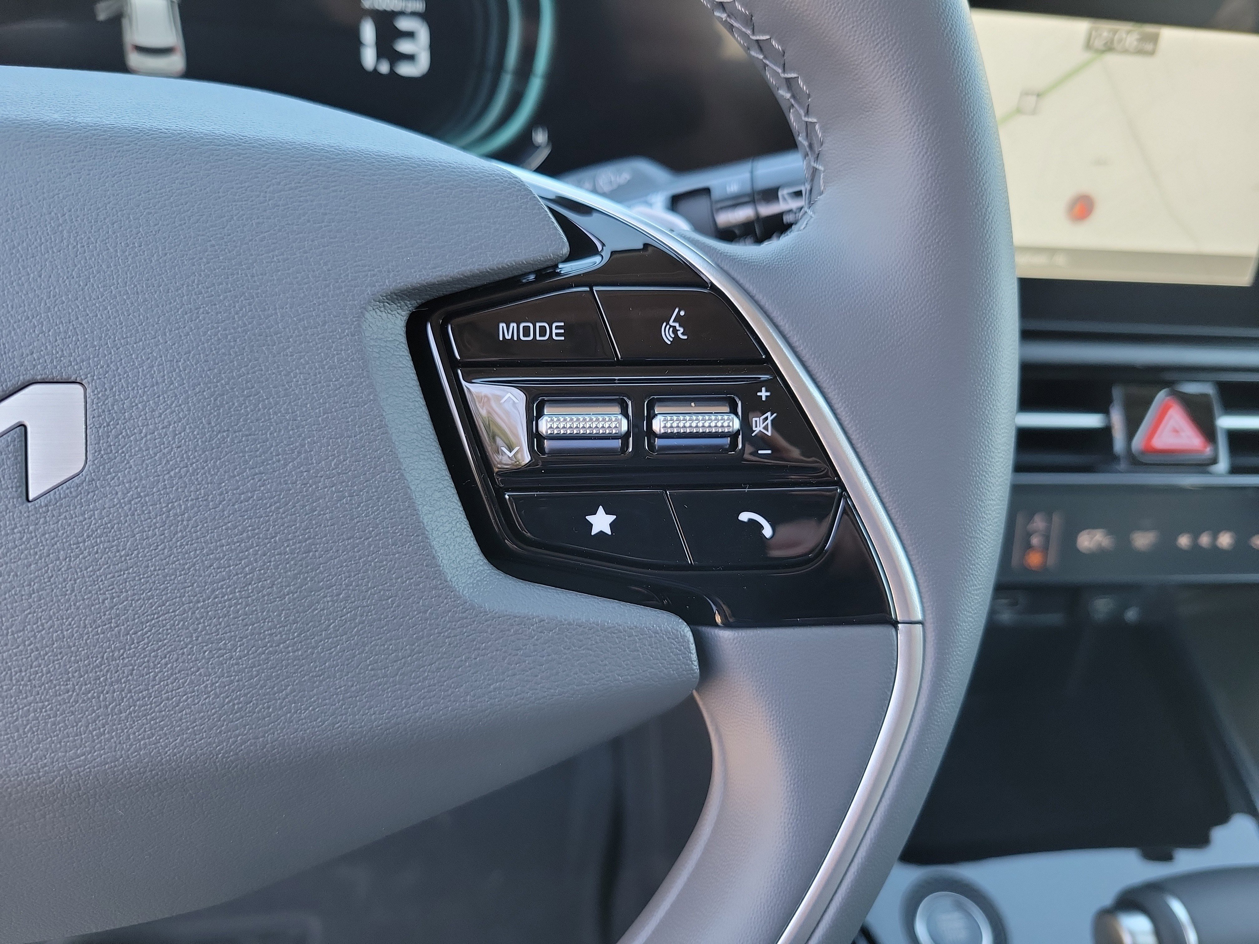 New 2026 Kia Niro EX w/ EX Premium Package FWD image 16