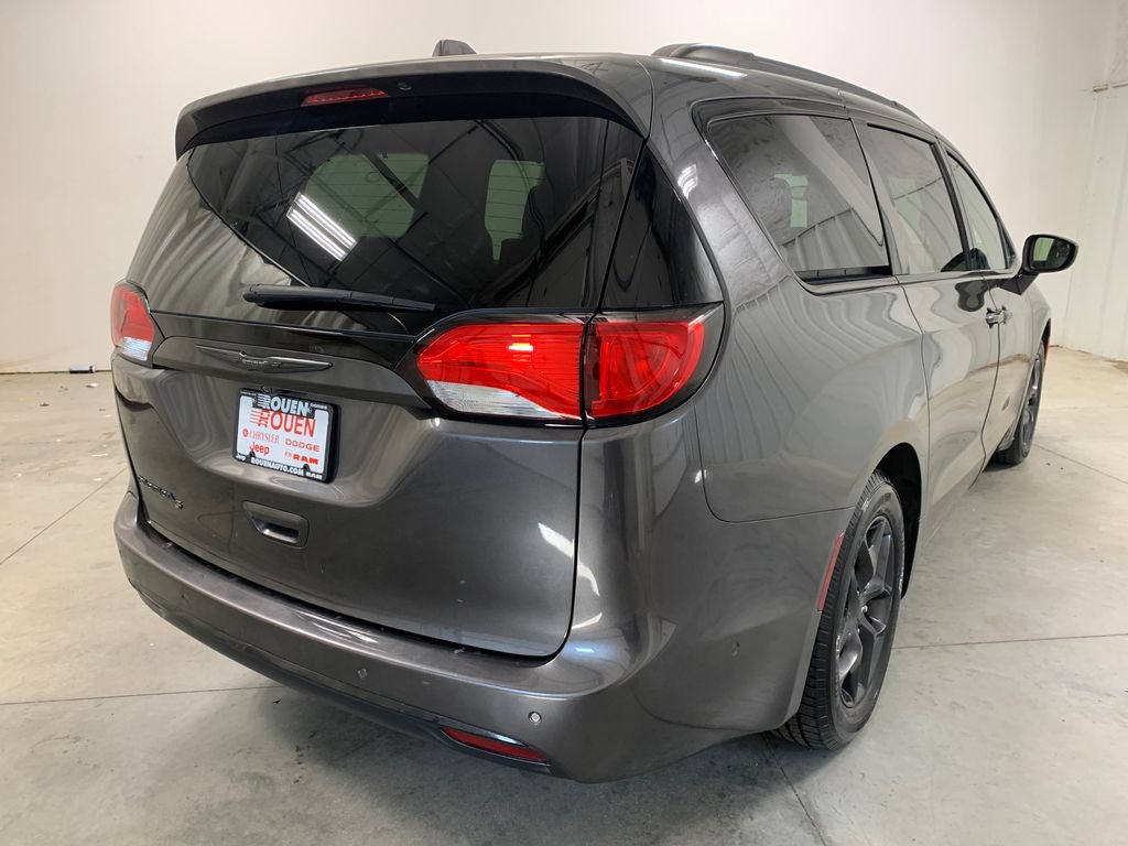 Used 2019 Chrysler Pacifica Touring-L Plus w/ Advanced Safetytec Group FWD image 10