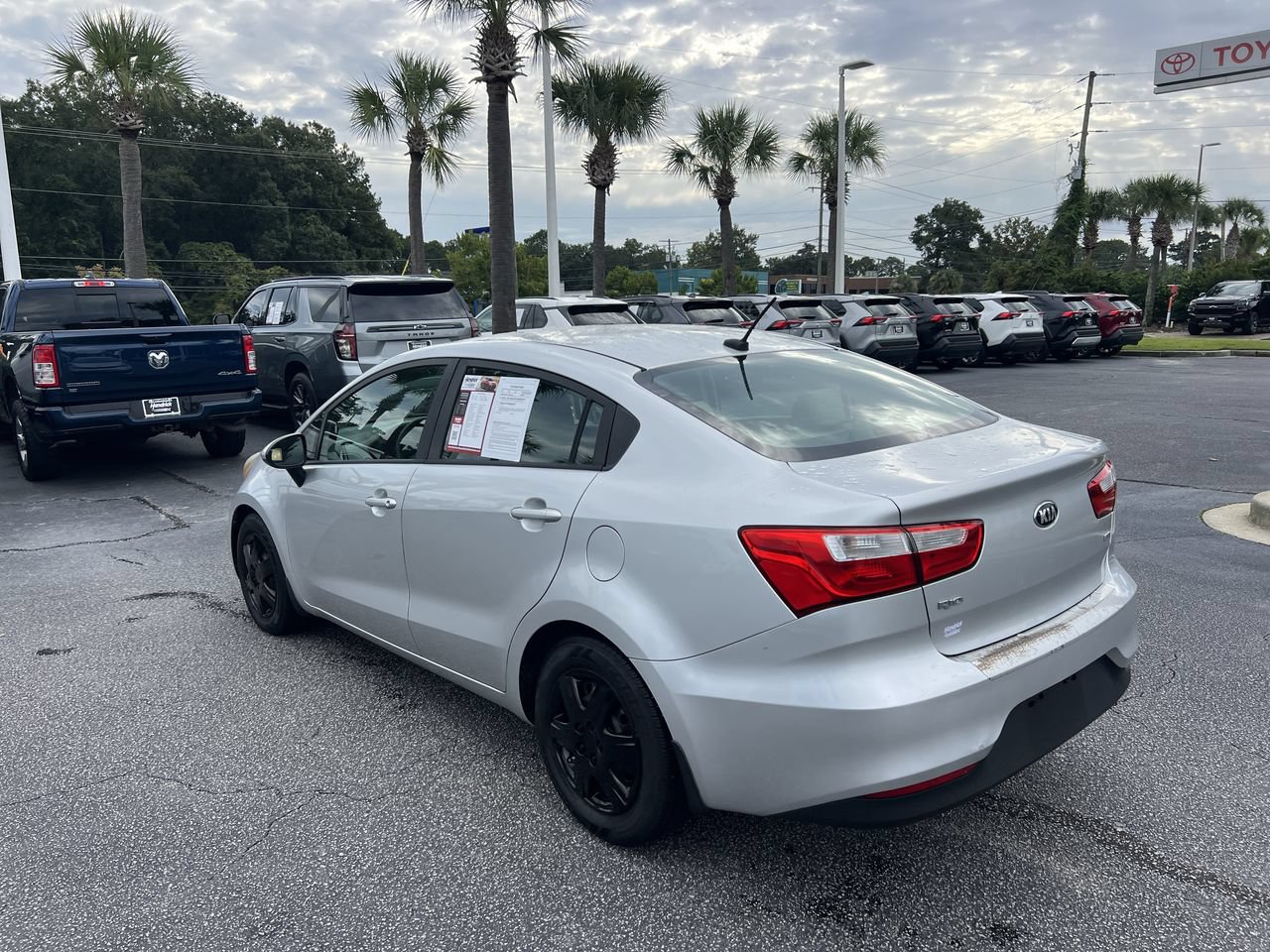 Used 2017 Kia Rio LX w/ Power Package FWD image 8