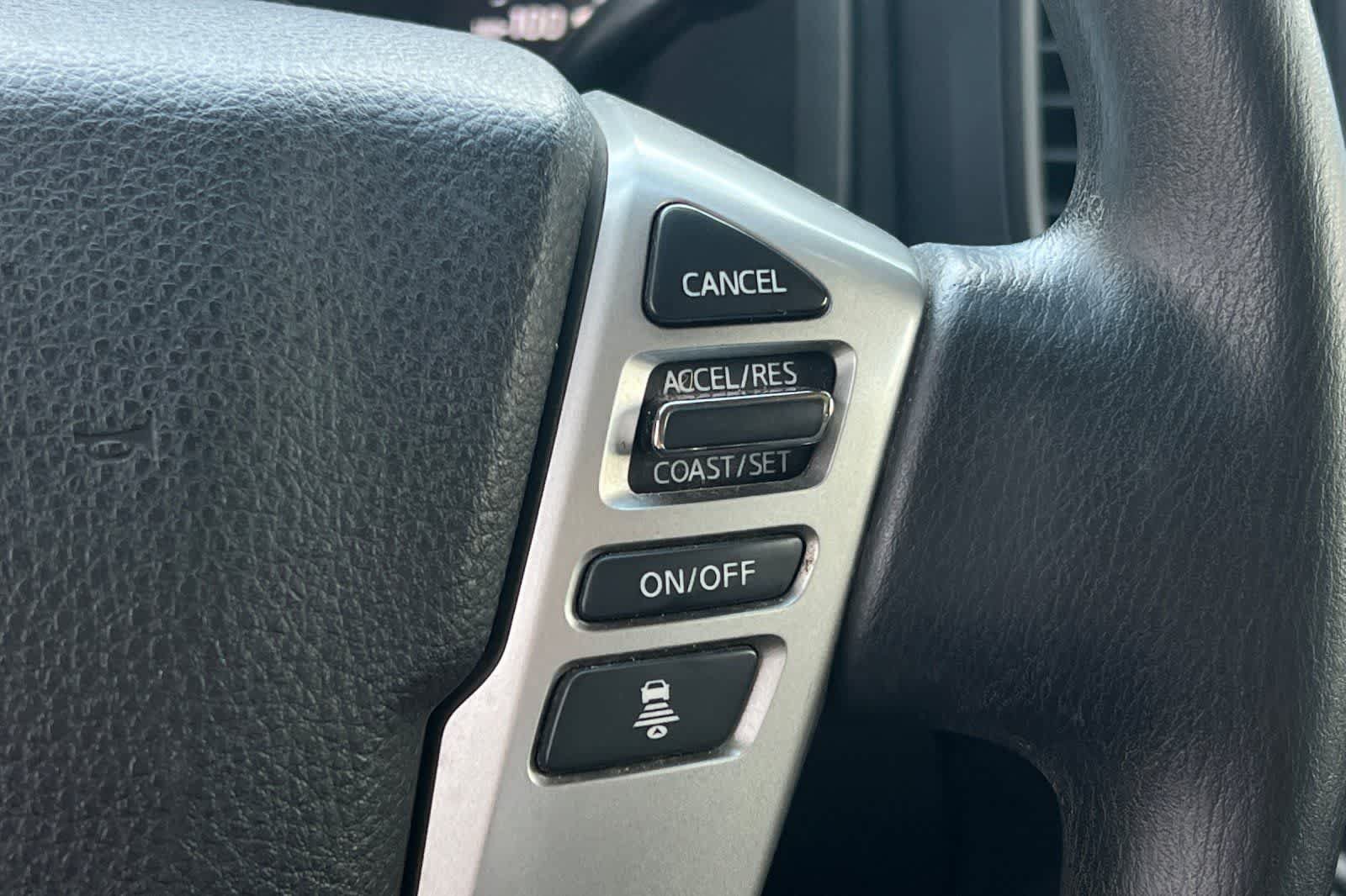 Used 2022 Nissan Titan SV AWD/4WD image 27