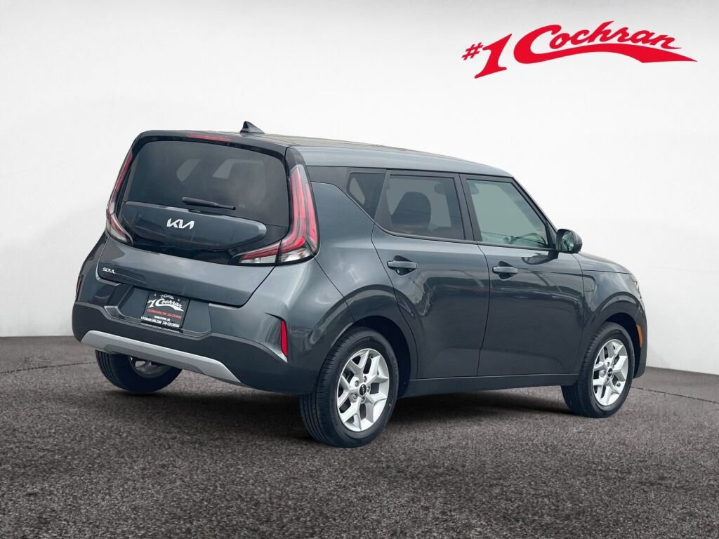 Used 2023 Kia Soul LX w/ Option Group 015 FWD image 7