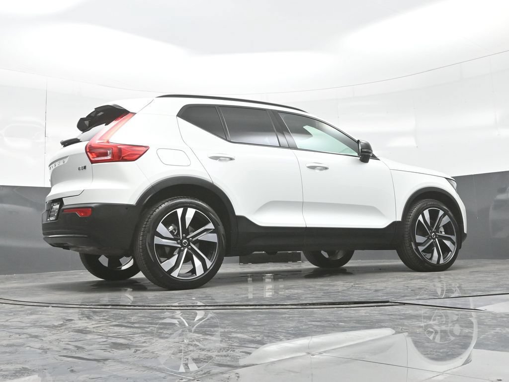 New 2026 Volvo XC40 B5 Ultra w/ Climate Package AWD/4WD image 28