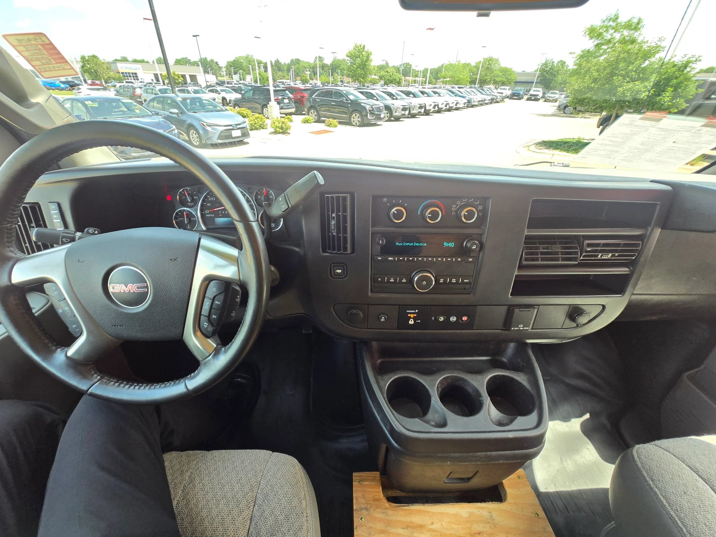 Used 2018 GMC Savana 3500 w/ Driver Convenience Package RWD image 15