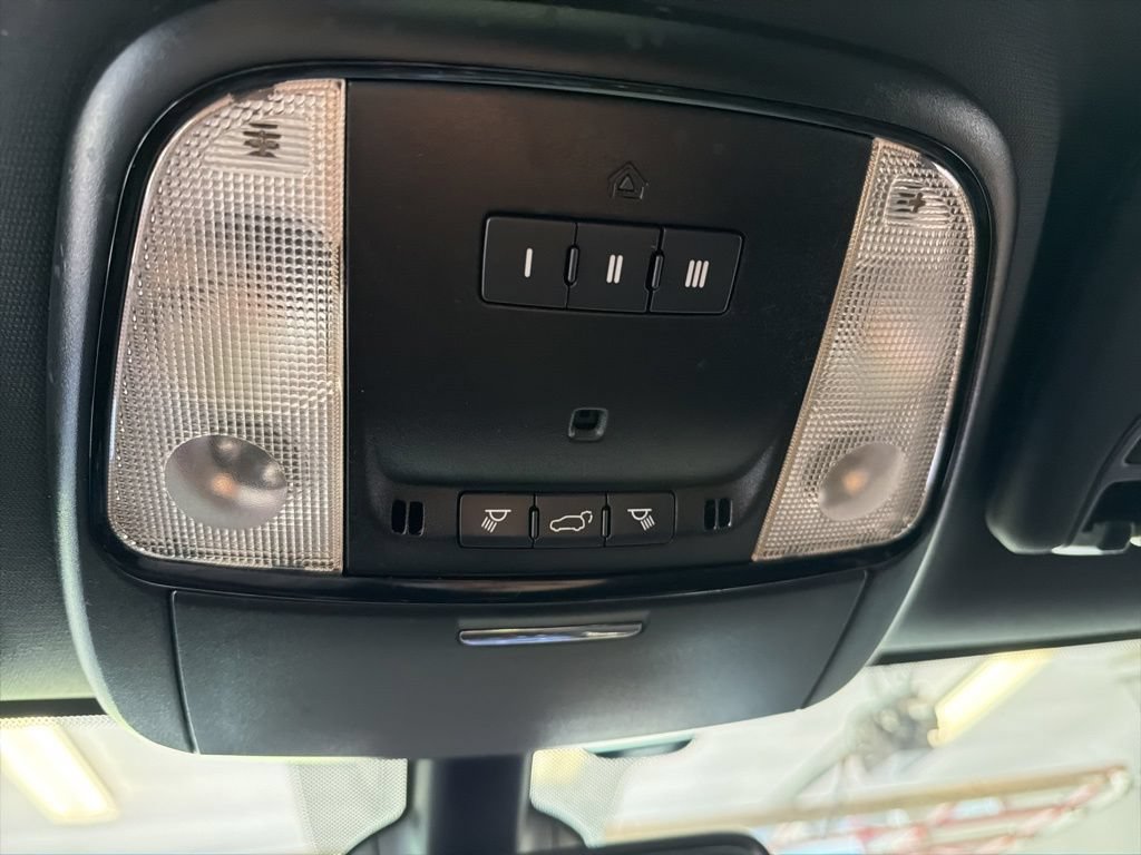 Certified 2025 Dodge Durango R/T w/ Blacktop Package AWD/4WD image 19