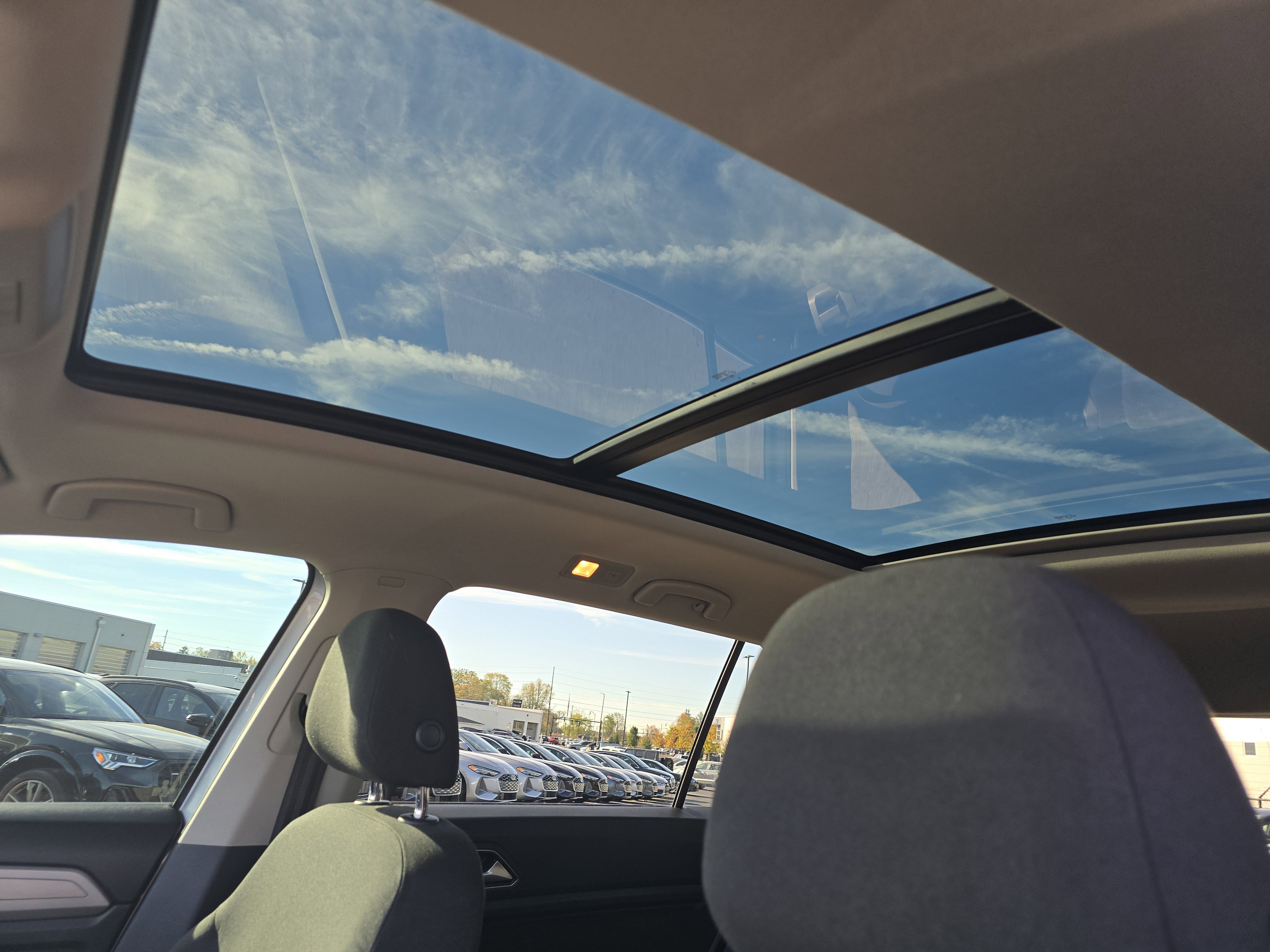 Used 2018 Volkswagen Atlas Launch Edition image 16