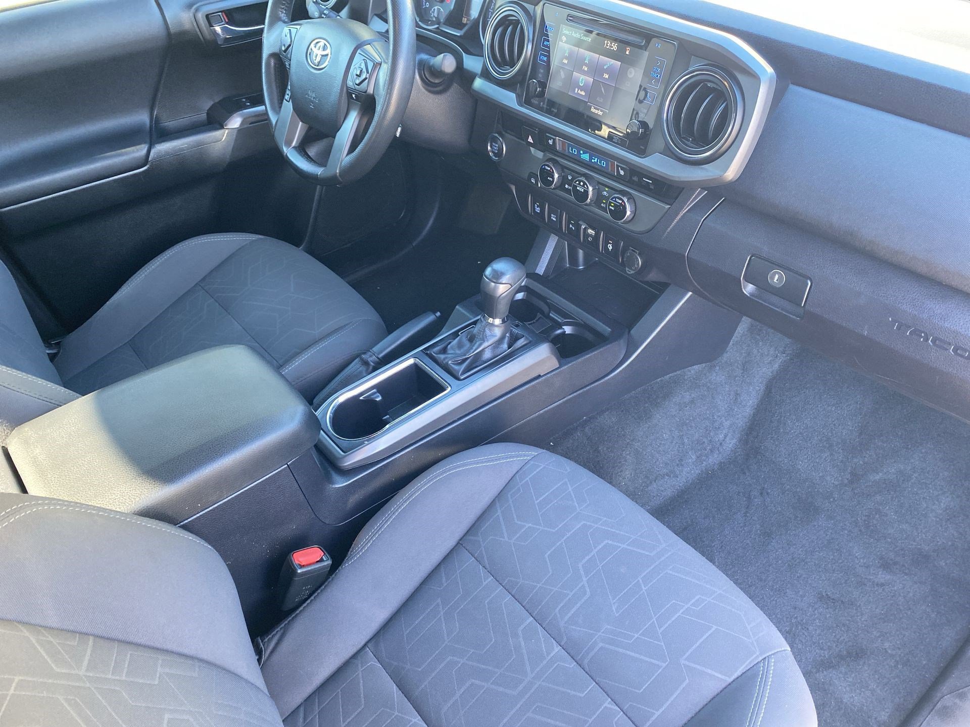 Used 2017 Toyota Tacoma TRD Sport image 31