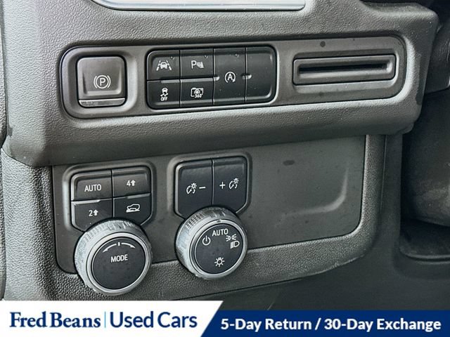 Used 2023 Chevrolet Suburban RST w/ Luxury Package AWD/4WD image 15