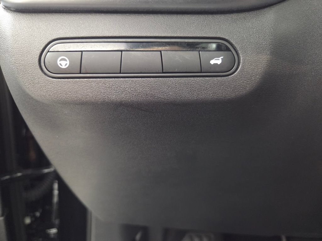 Used 2025 INFINITI QX60 Luxe w/ Black Edition FWD image 18
