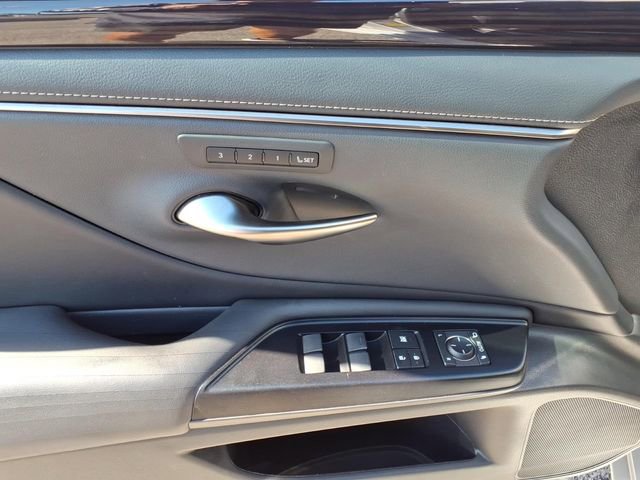 Used 2020 Lexus ES 300h w/ Accessory Package FWD image 12