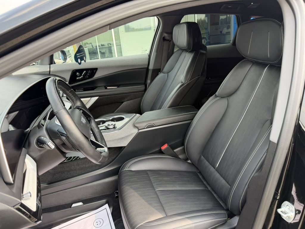 Certified 2025 Cadillac Optiq Luxury 2 w/ LPO, Floor Liner Package AWD/4WD image 18