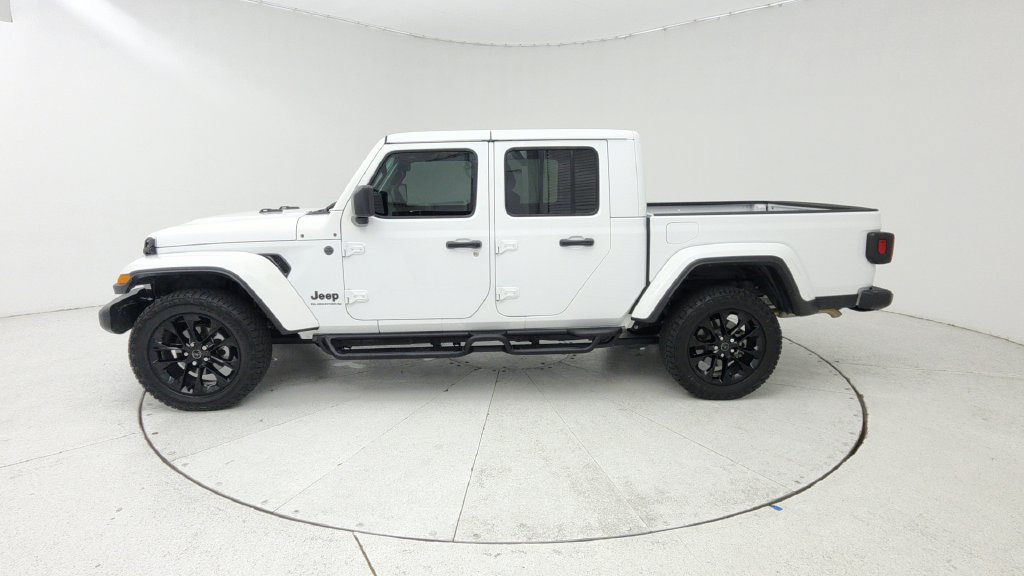 Used 2025 Jeep Gladiator Sport AWD/4WD image 4