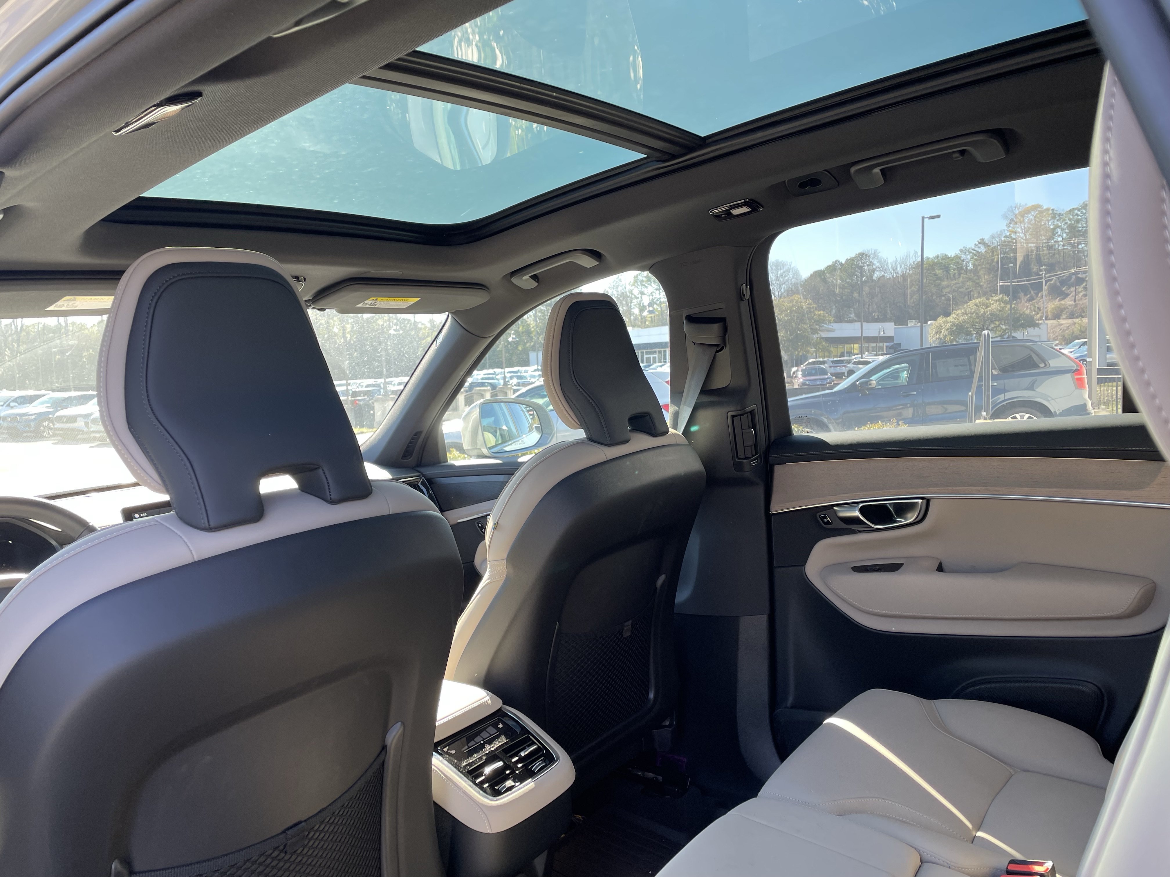 New 2026 Volvo XC90 B6 Plus w/ Protection Package Premier AWD/4WD image 13