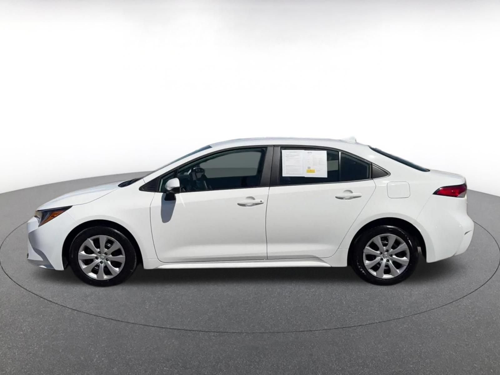 Used 2025 Toyota Corolla LE FWD image 12