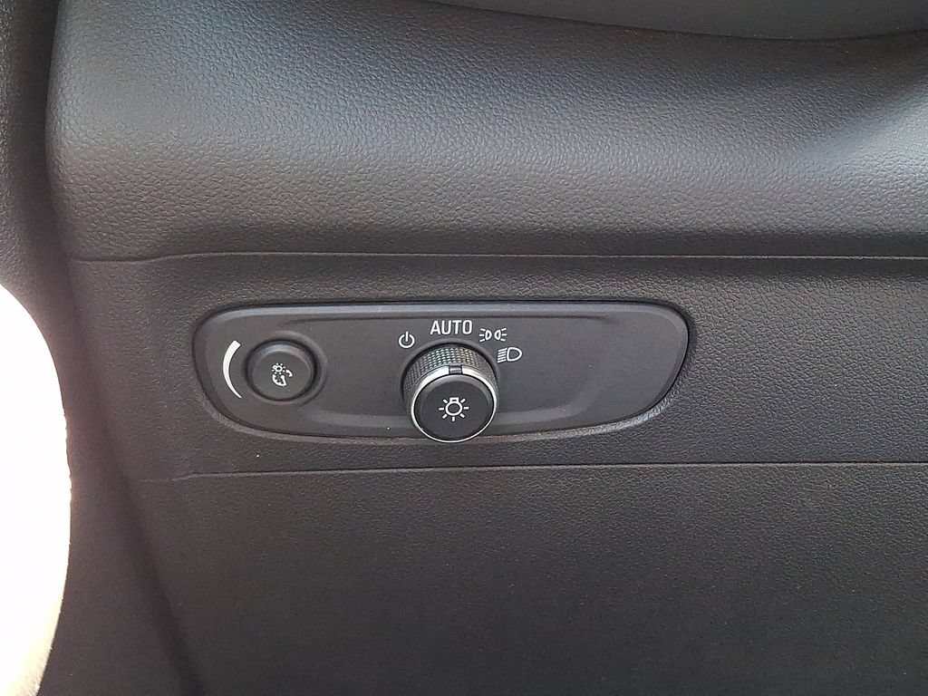 Used 2023 Buick Envision Essence AWD/4WD image 27
