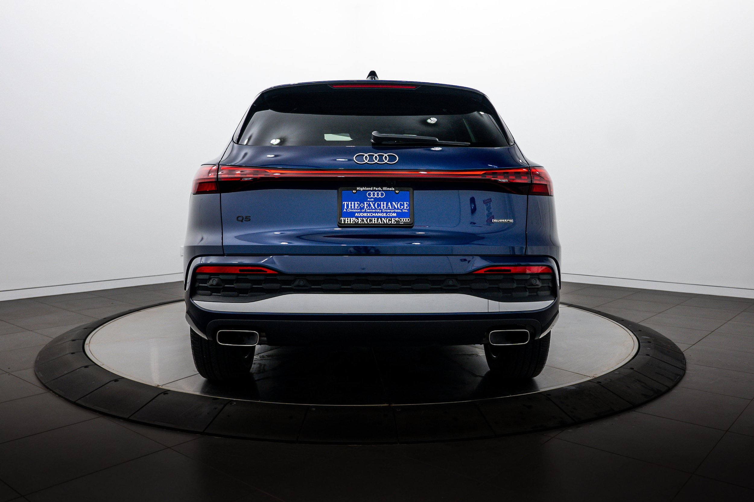 Used 2025 Audi Q5 Premium w/ Convenience Package AWD/4WD image 24
