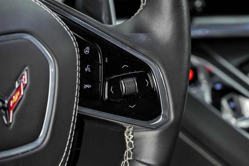 Used 2022 Chevrolet Corvette Stingray Premium Conv w/ Z51 Performance Package RWD image 23
