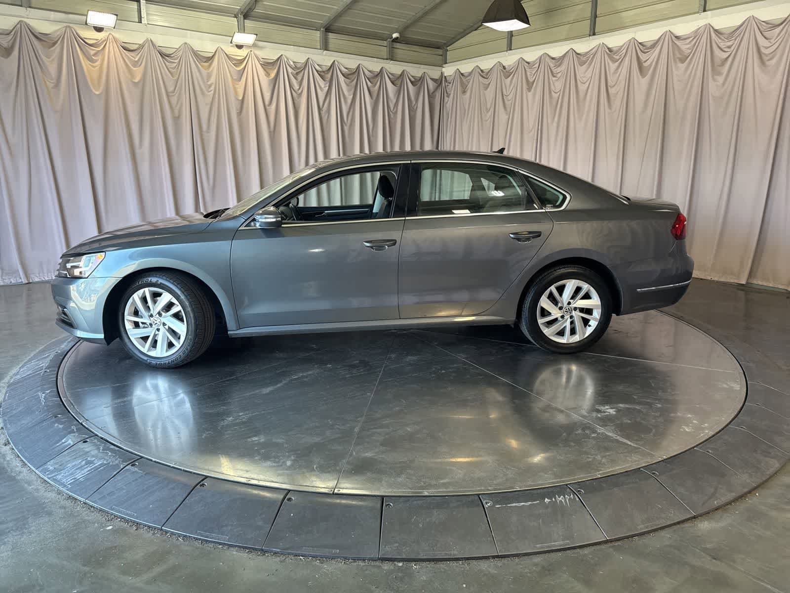 Used 2018 Volkswagen Passat 2.0T SE FWD image 7