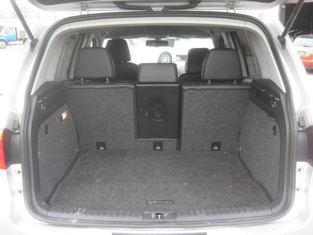 Used 2016 Volkswagen Tiguan S image 12