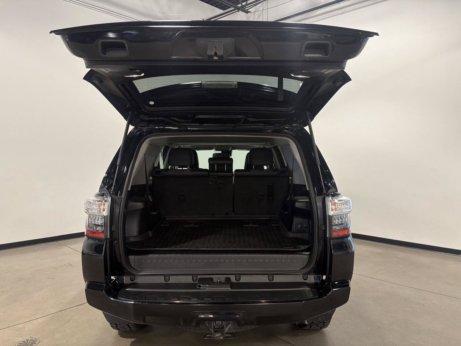 Used 2021 Toyota 4Runner SR5 Premium w/ Moonroof Package AWD/4WD image 36