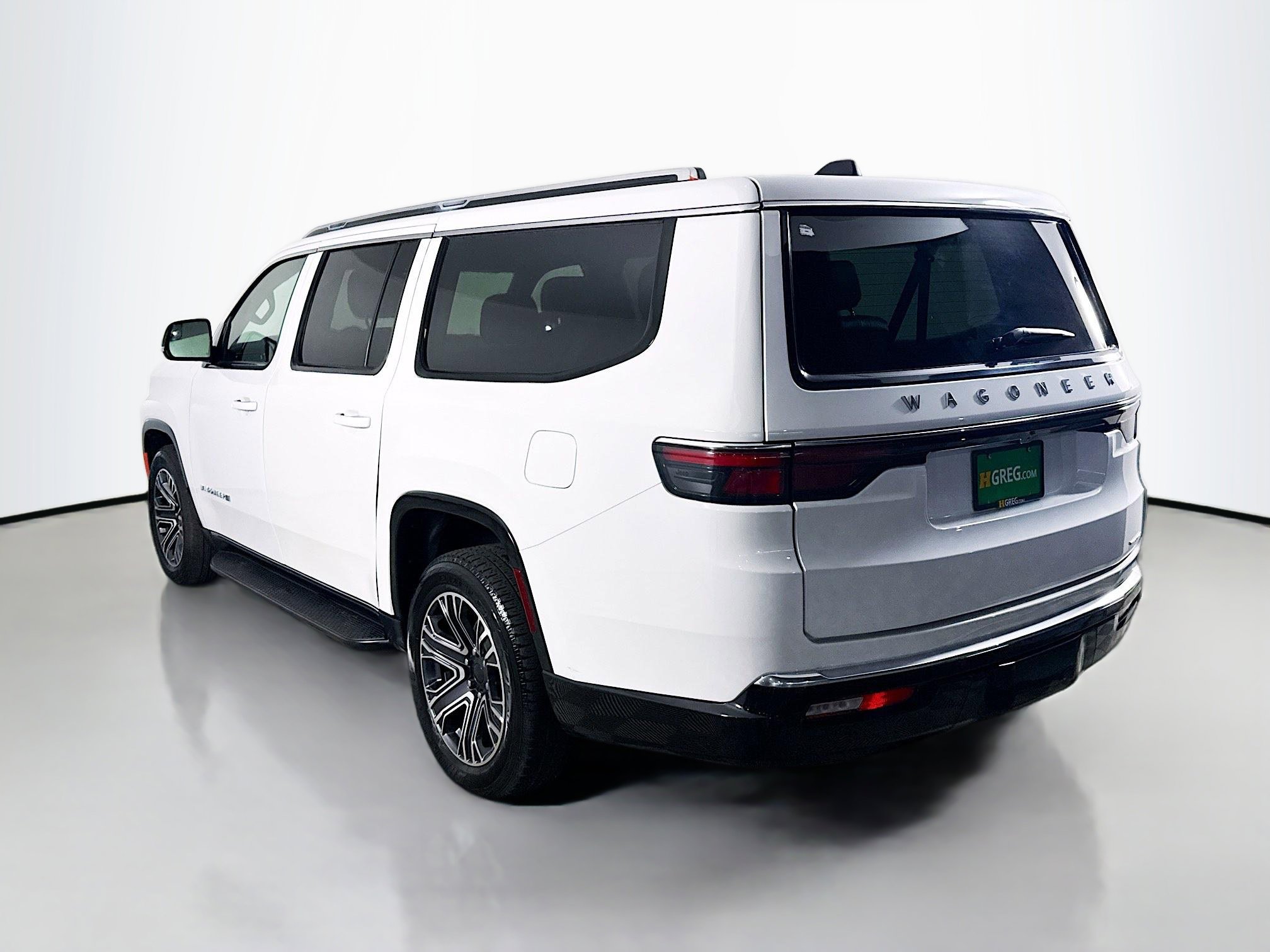 Used 2024 Jeep Wagoneer L Series II w/ Flexible Seating Group RWD image 7