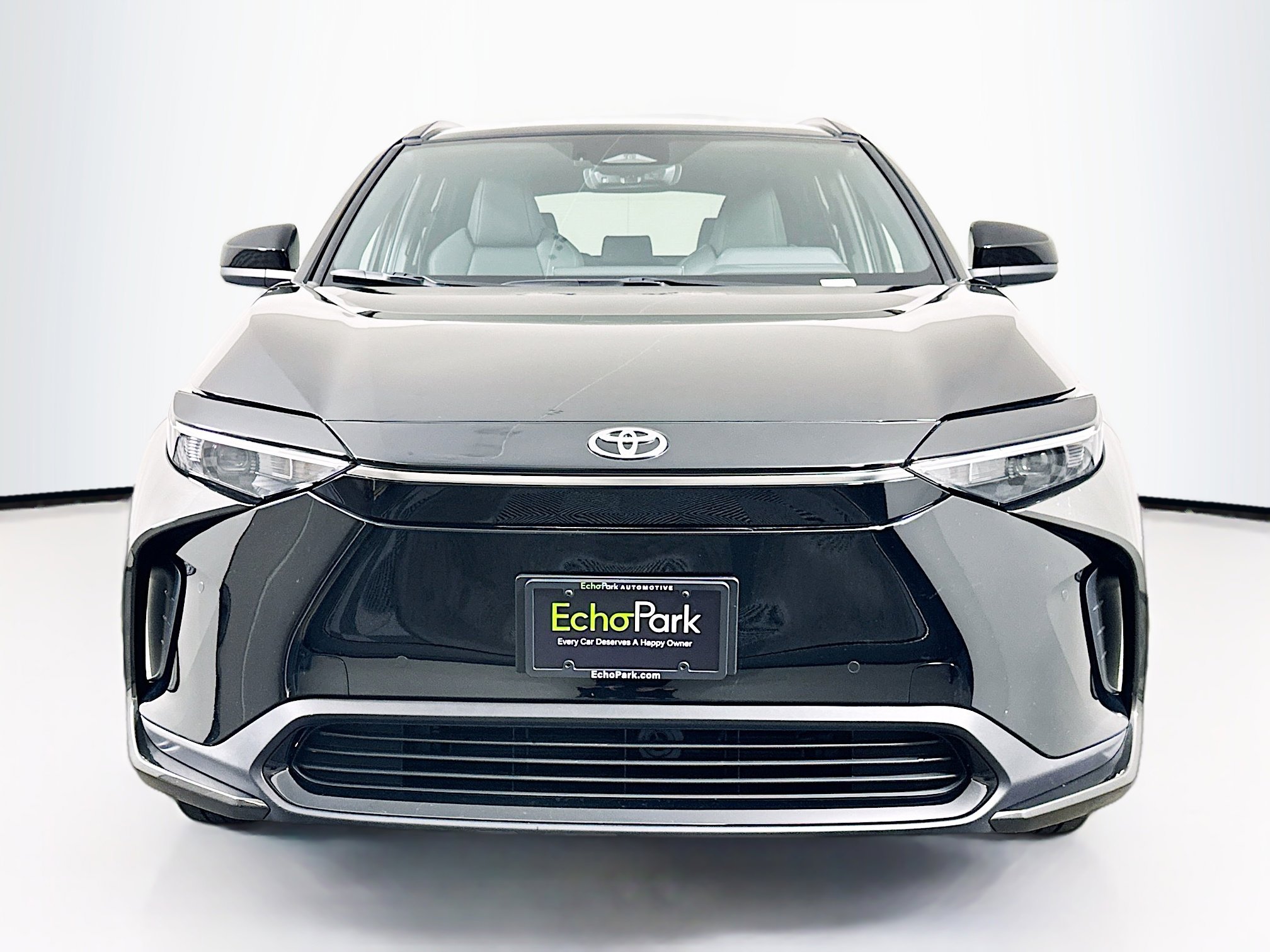 Used 2025 Toyota bZ4X AWD w/ Weather Package image 2