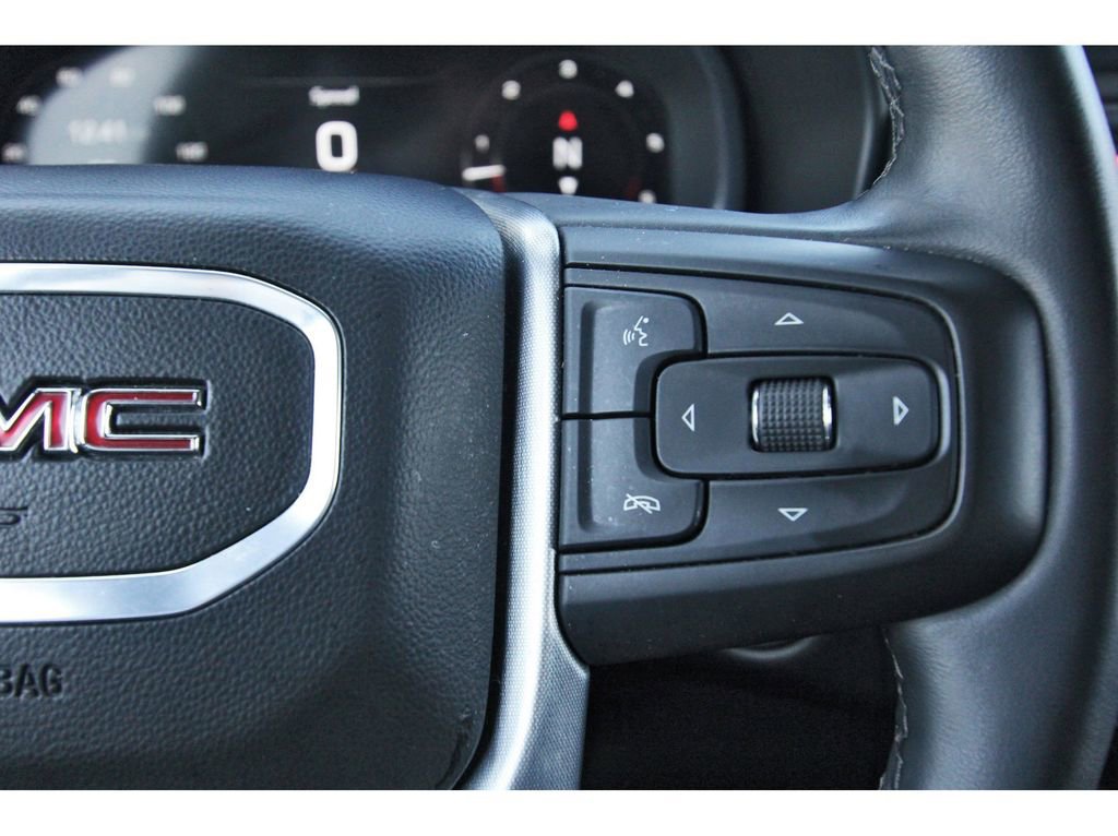 Used 2024 GMC Yukon SLT image 17