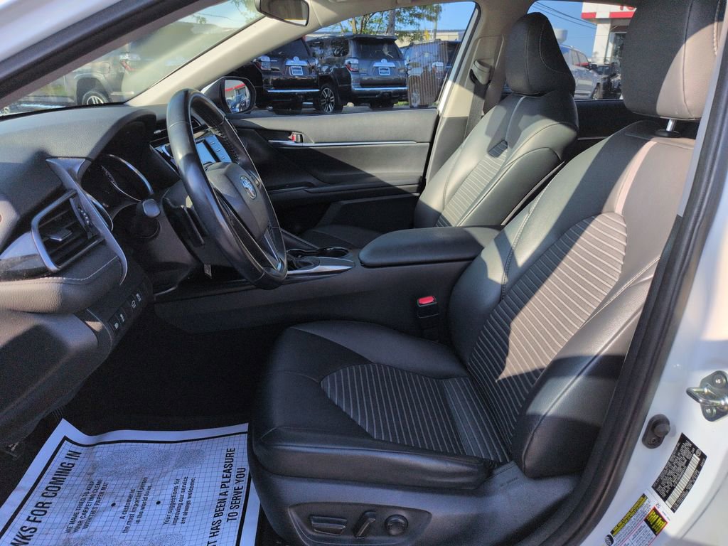 Used 2019 Toyota Camry SE FWD image 9