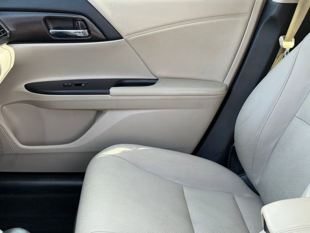 Used 2015 Honda Accord EX-L image 10