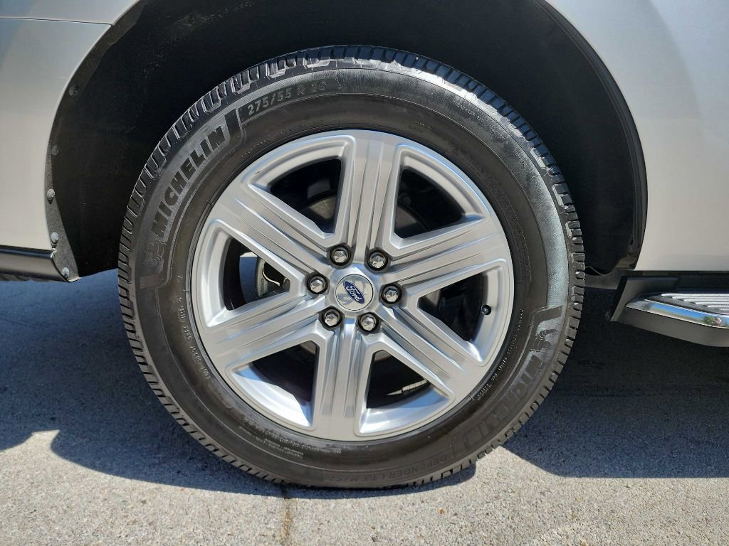 Used 2019 Ford Expedition XLT w/ Equipment Group 202A image 12