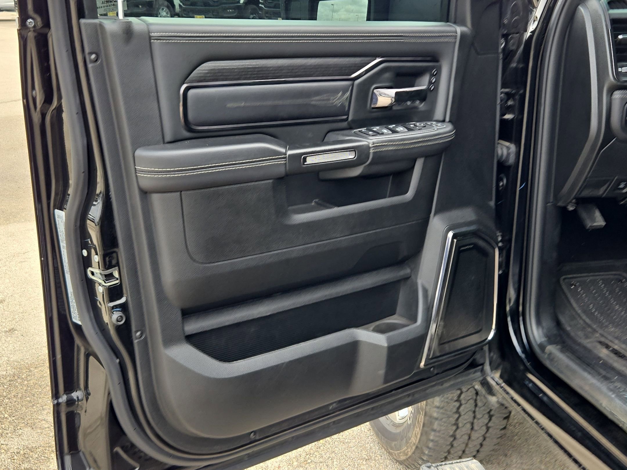 Certified 2024 RAM 2500 Limited image 11