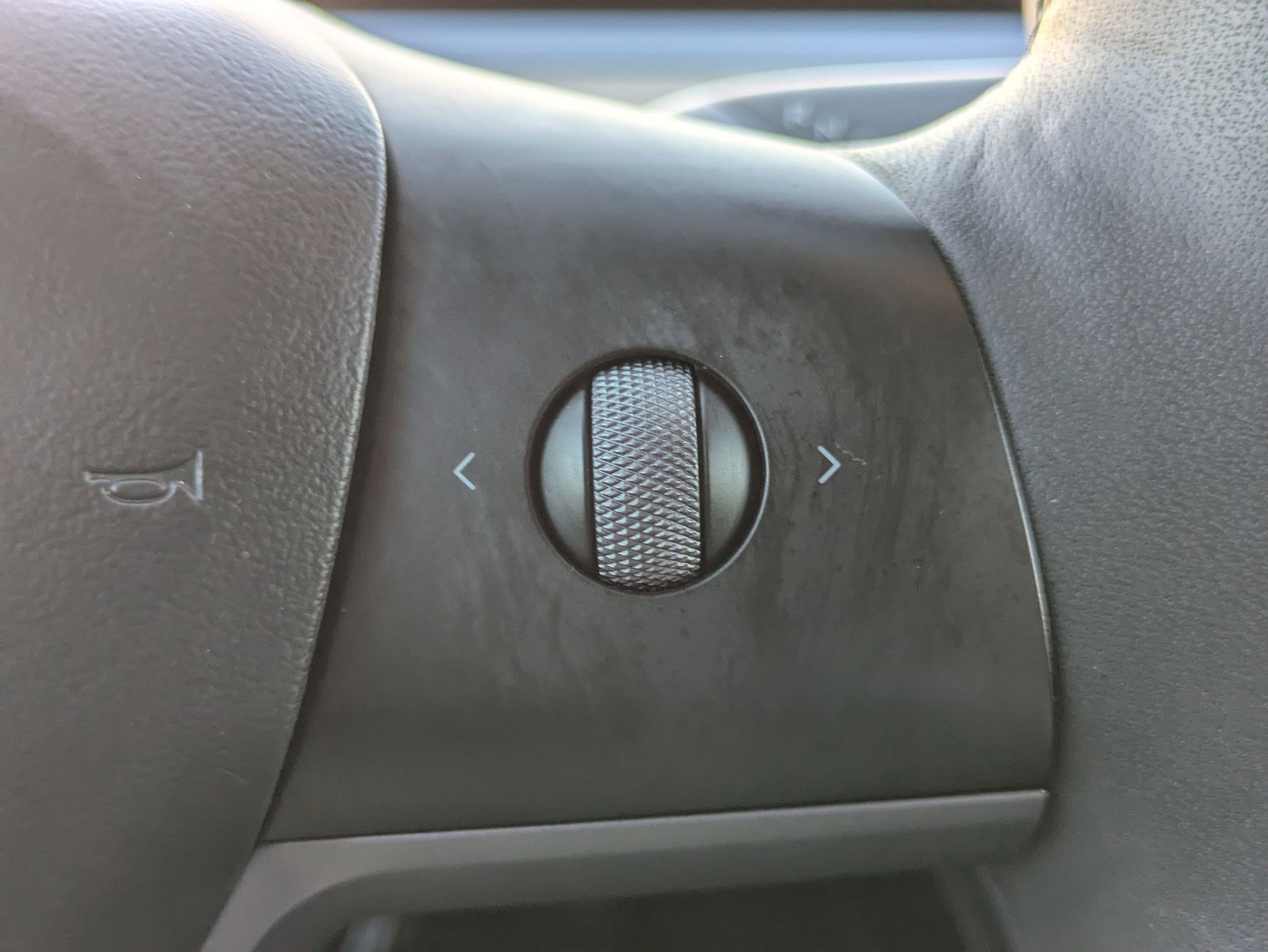 Used 2022 Tesla Model Y Long Range image 19