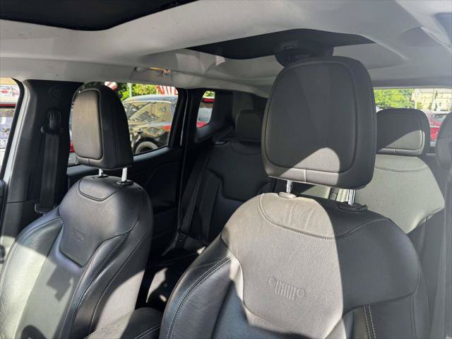 Used 2016 Jeep Renegade Limited AWD/4WD image 14