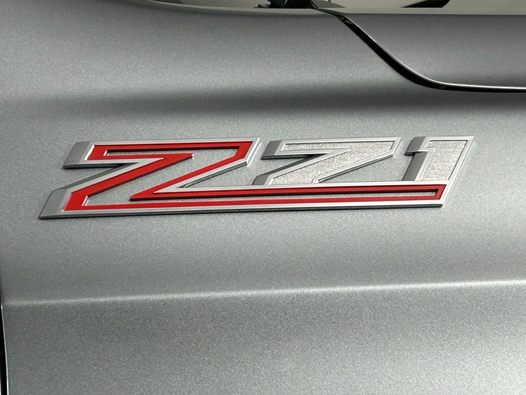 Used 2025 Chevrolet Suburban Z71 AWD/4WD image 9