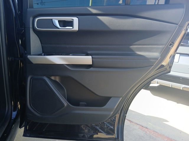 Used 2022 Ford Explorer XLT RWD image 9