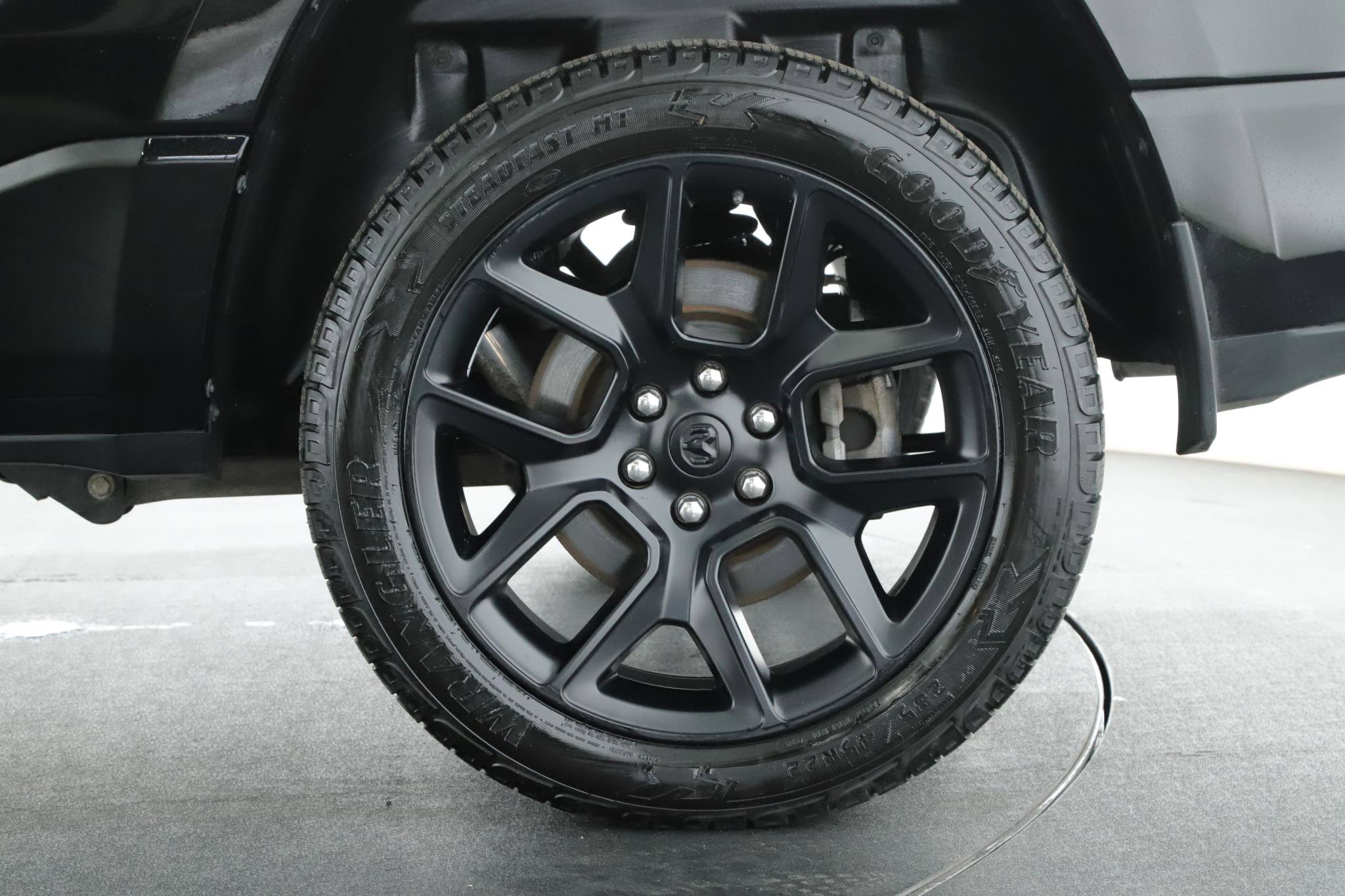 Used 2024 RAM 1500 Laramie AWD/4WD image 22