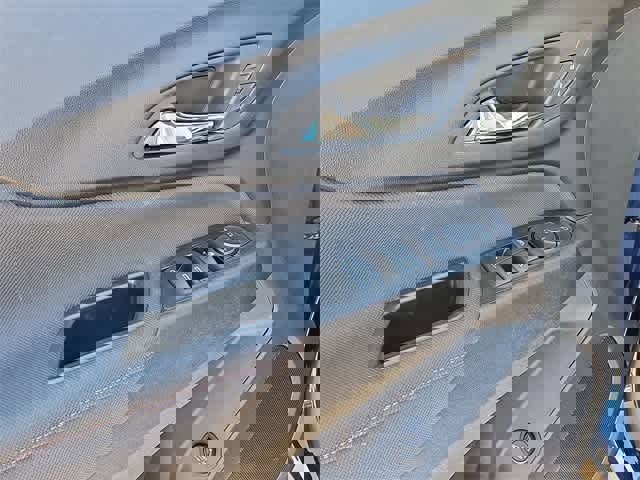 Used 2022 Chevrolet Equinox RS w/ RS Leather Package image 29