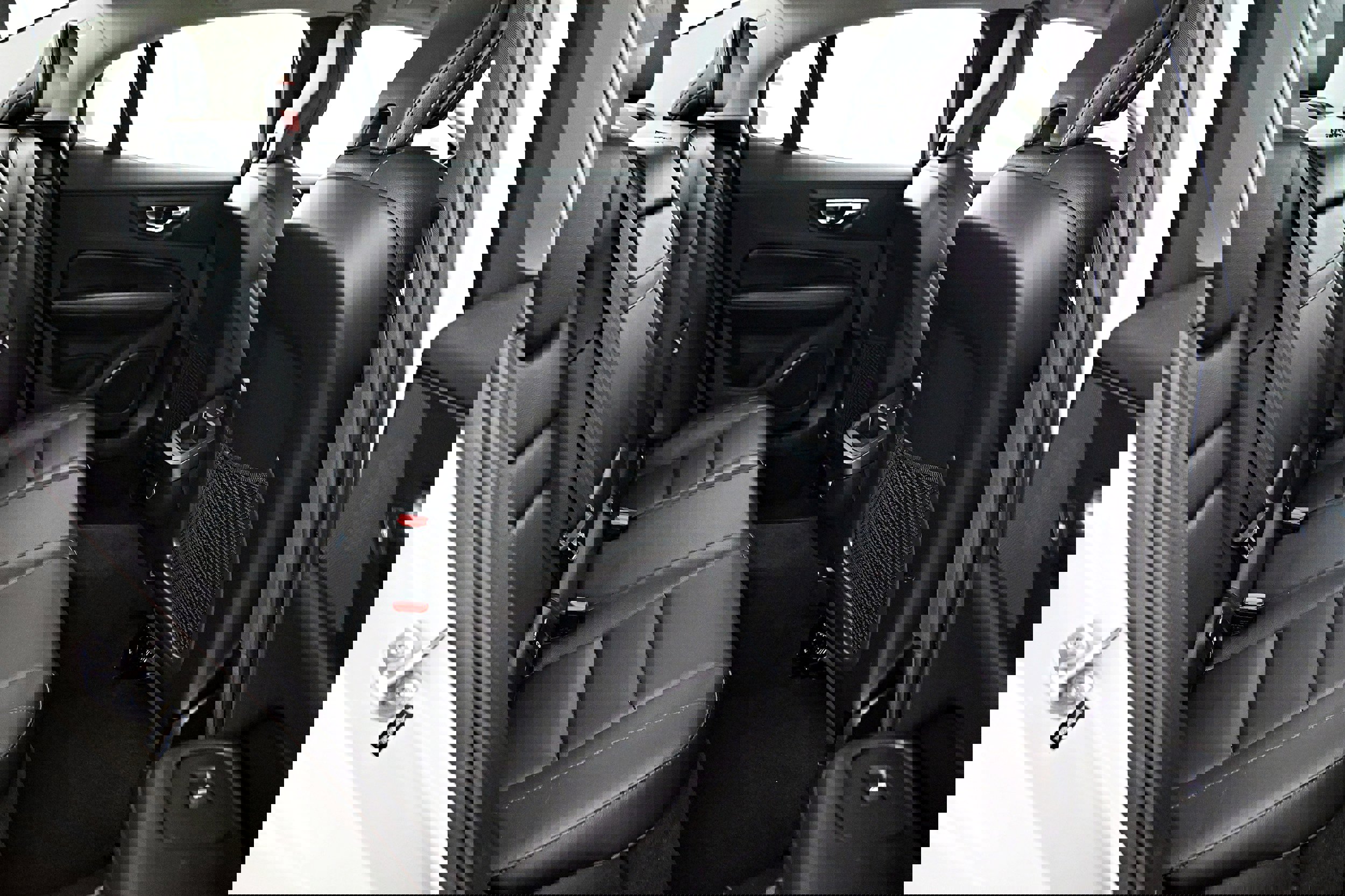 Used 2019 Volvo S60 T6 Momentum w/ Multimedia Package image 28