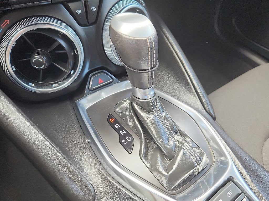 Used 2019 Chevrolet Camaro LT RWD image 8
