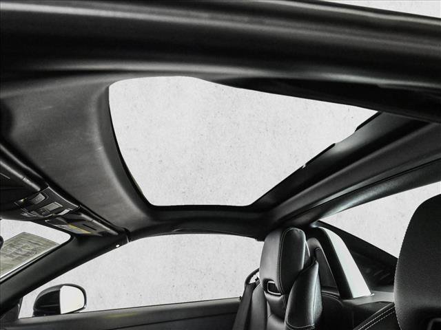 Used 2013 Mercedes-Benz SLK 250 image 16