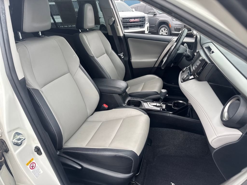 Used 2018 Toyota RAV4 Limited image 19