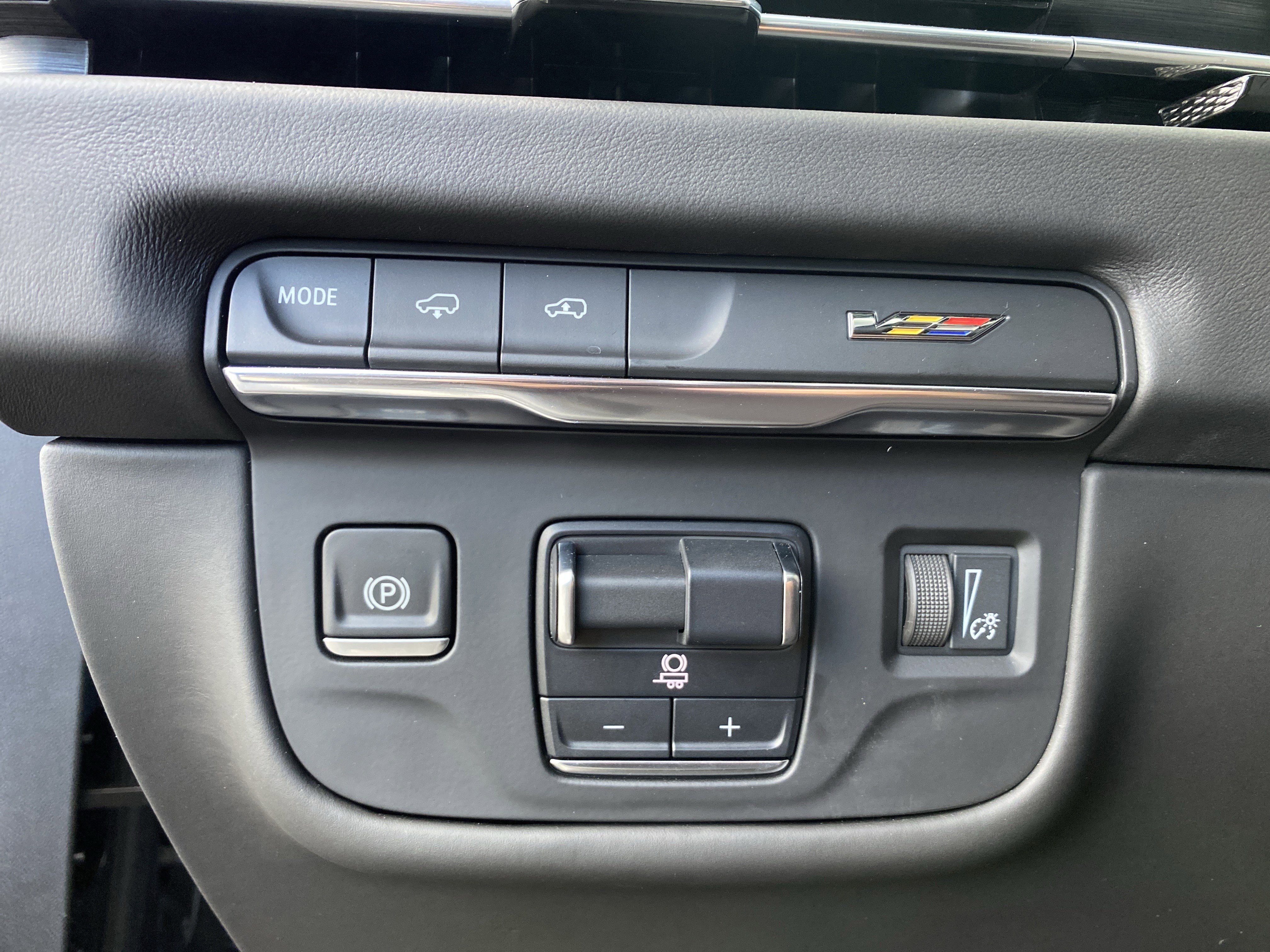 Used 2025 Cadillac Escalade V image 37