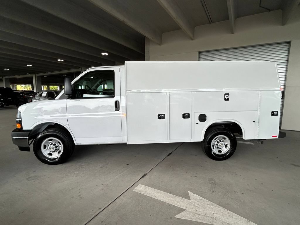 New 2026 Chevrolet Express 3500 w/ Power Convenience Package RWD image 5