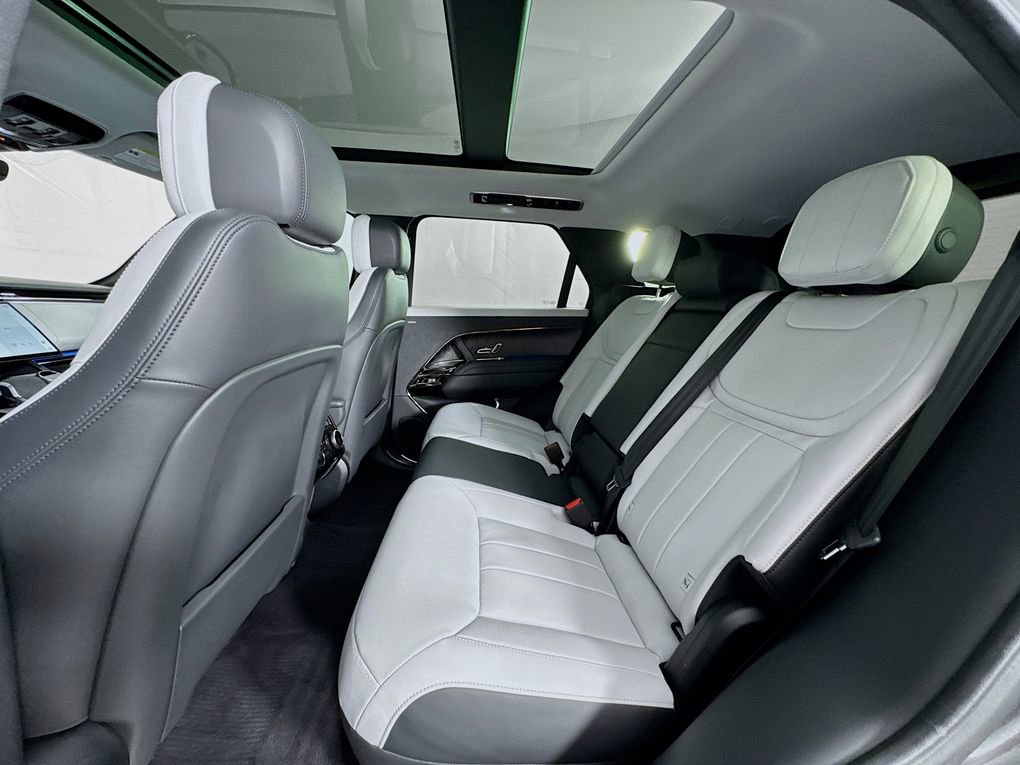 Used 2023 Land Rover Range Rover Sport SE Dynamic image 21