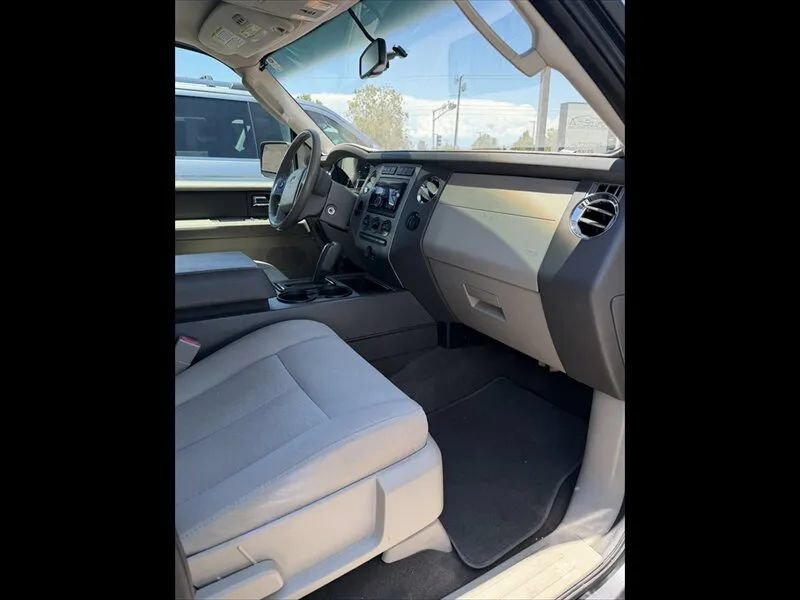 Used 2011 Ford Expedition EL XLT RWD image 24