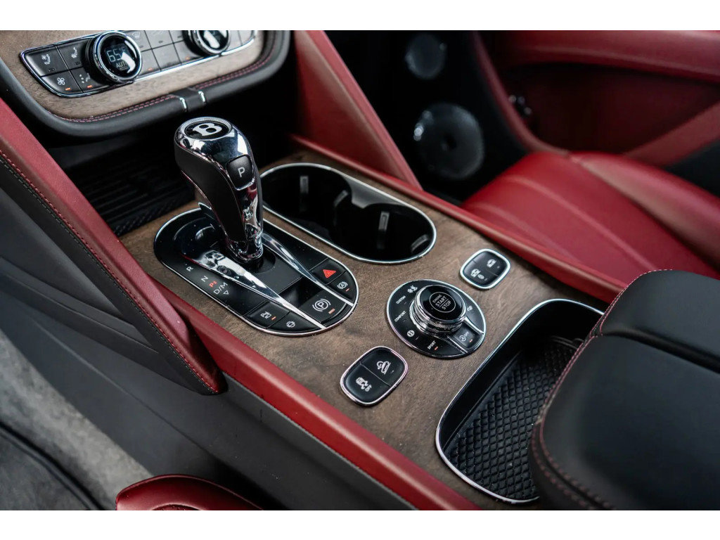 Used 2024 Bentley Bentayga Extended Wheelbase image 89