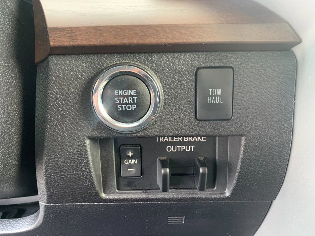 Used 2020 Toyota Tundra Limited w/ Limited Premium Package AWD/4WD image 25