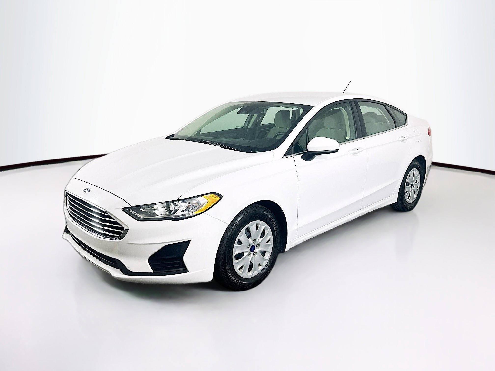 Used 2019 Ford Fusion S image 3